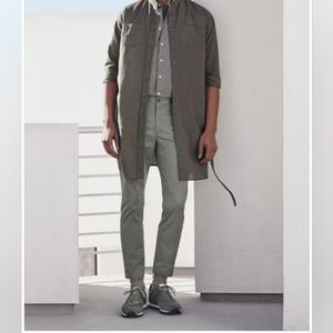 Uniqlo Slim-Fit Chino Pants blocktech